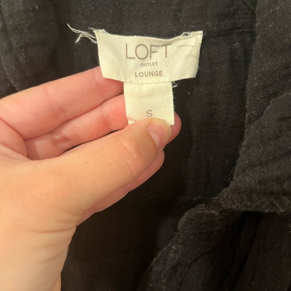 Black Loft Blouse - Picture 2 of 3